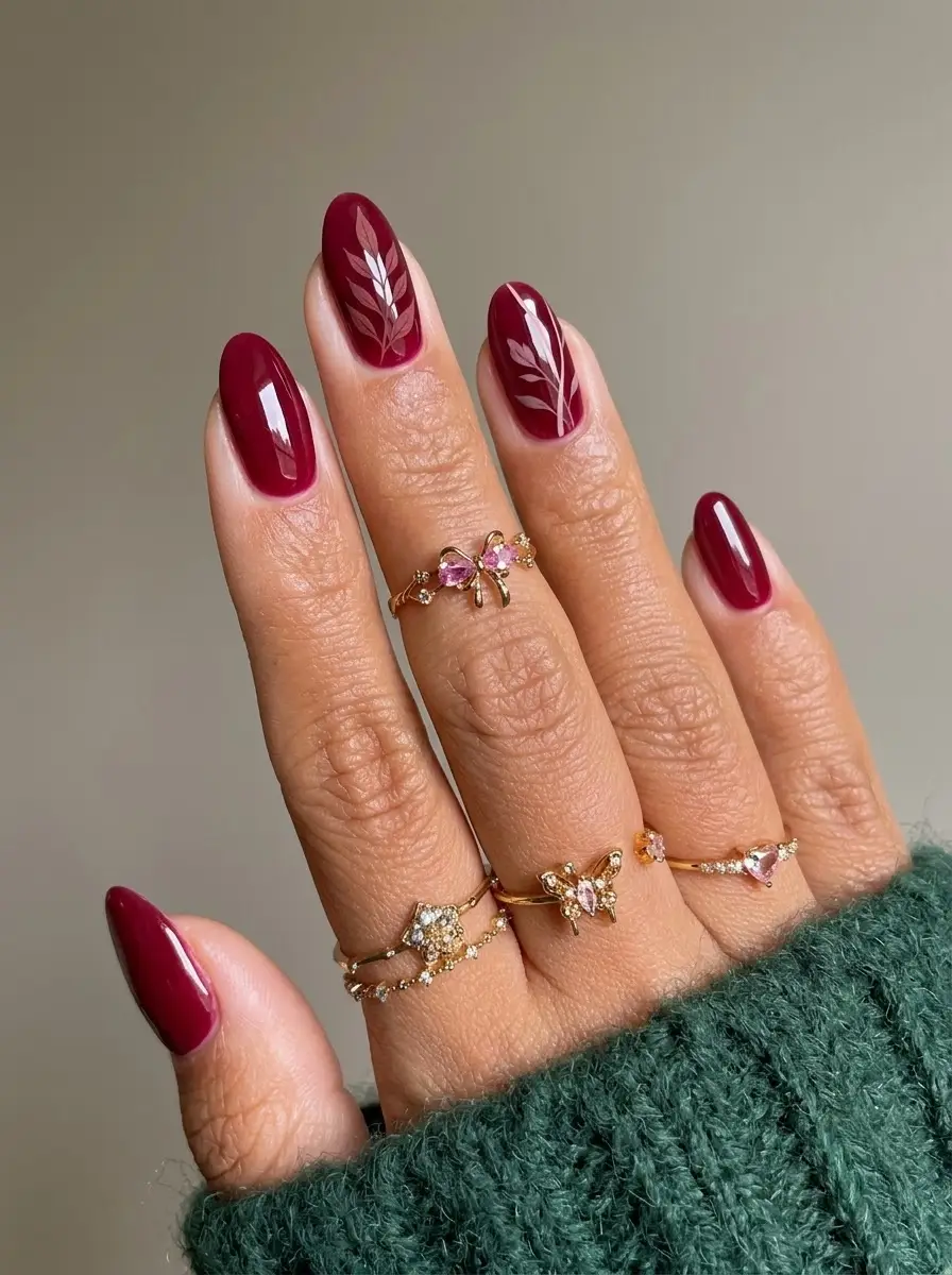 Cranberry Leaf Line-Art Nails