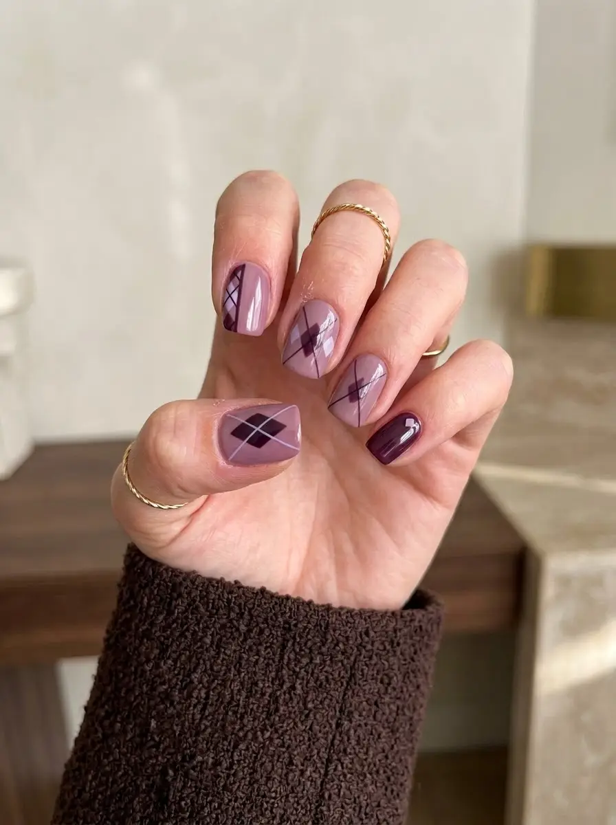 Mauve Purple Argyle Nails